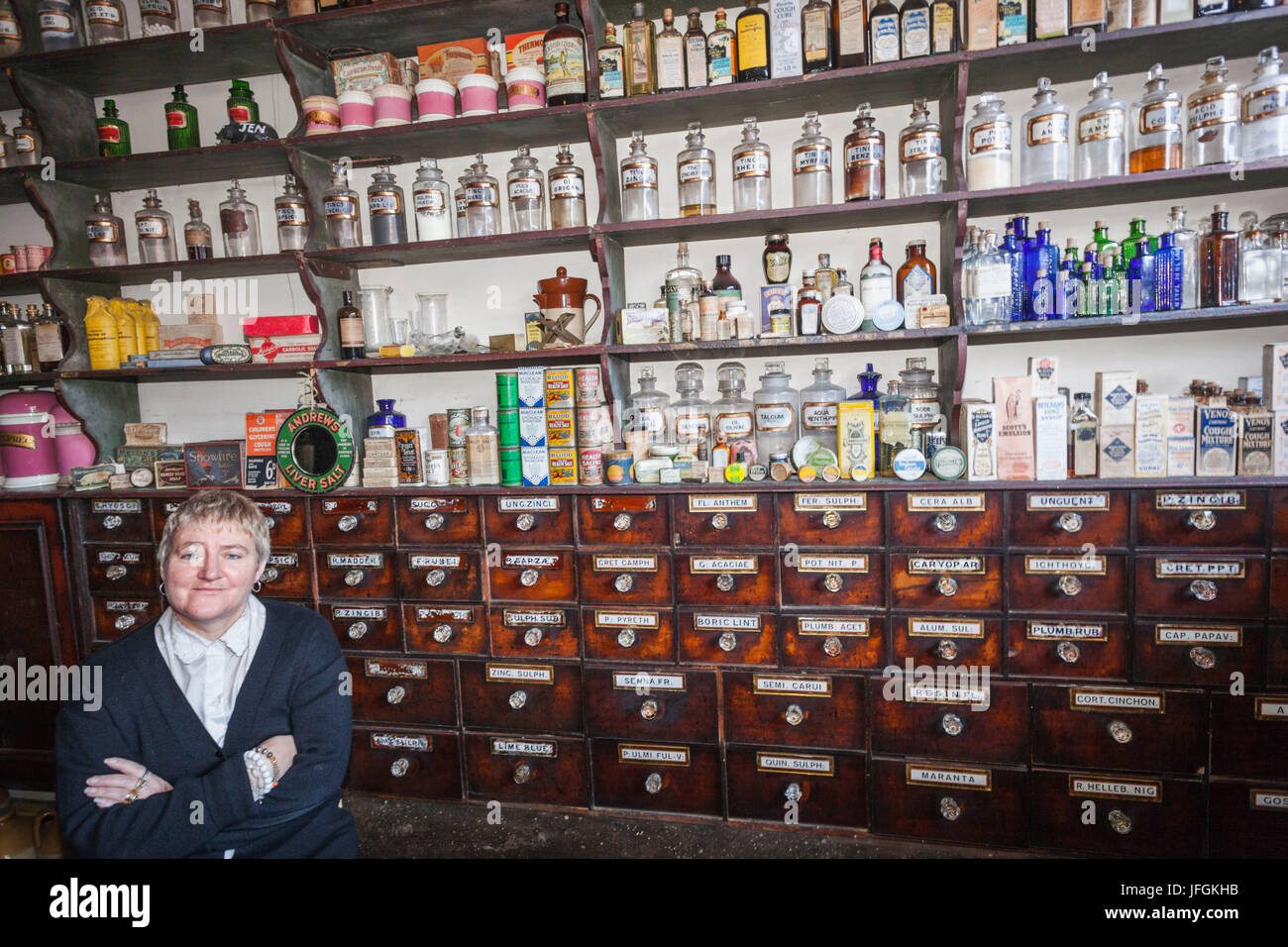 England, Birmingham, Dudley, das Black Country Living Museum traditionelle Apotheke Stockfoto
