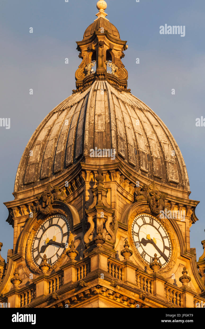 England, Yorkshire, Leeds, Leeds Town Hall, das Rathaus-Uhr Stockfoto