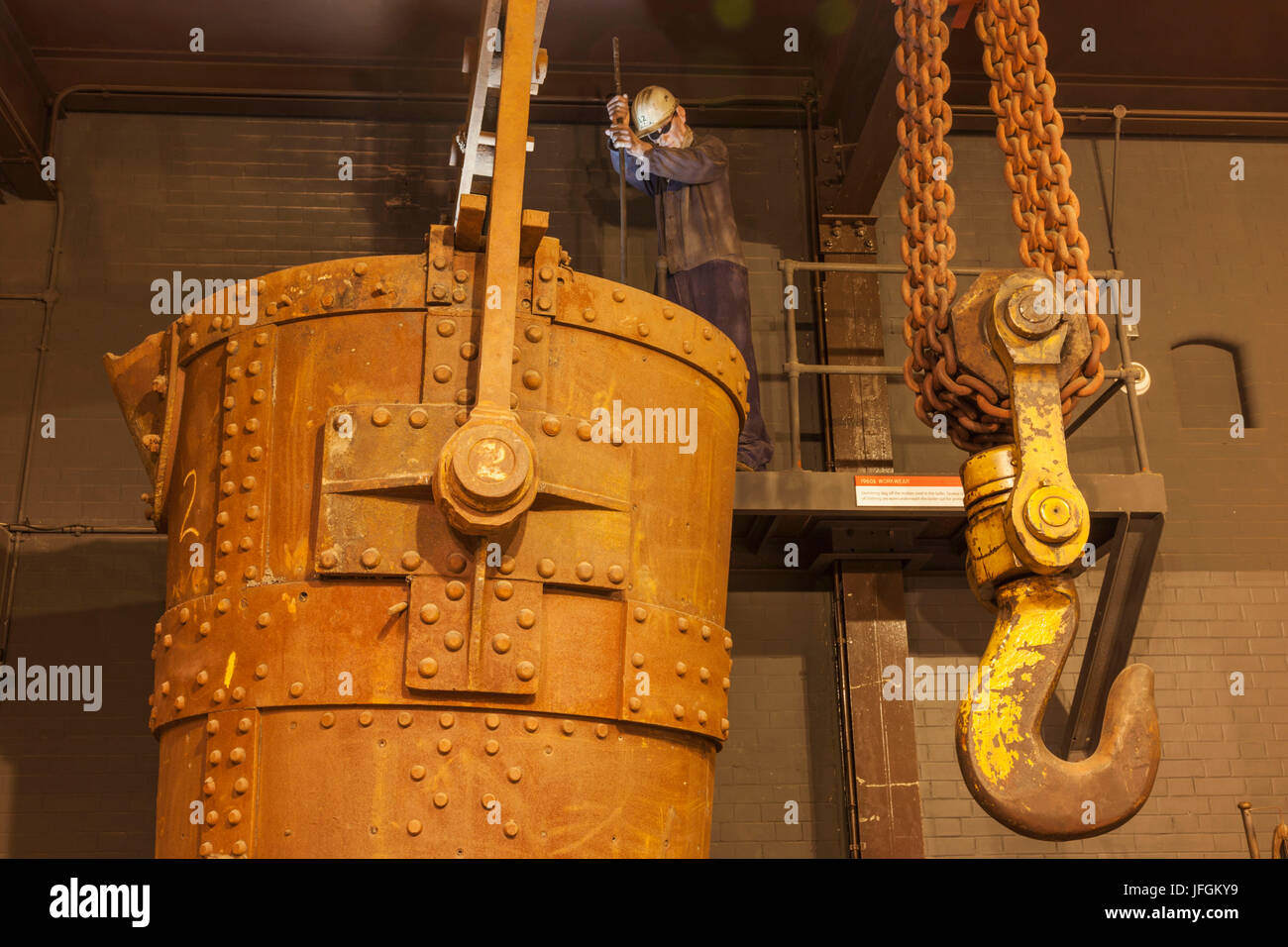 England, Yorkshire, Sheffield, Kelham Insel-Museum, Innenansicht des historischen Stahlindustrie Maschinen Stockfoto