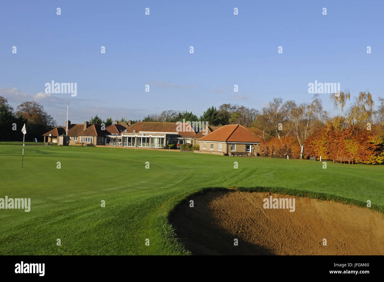 Blick im Herbst über das 18. Grün der Gog Magog Golf Club Stockfoto
