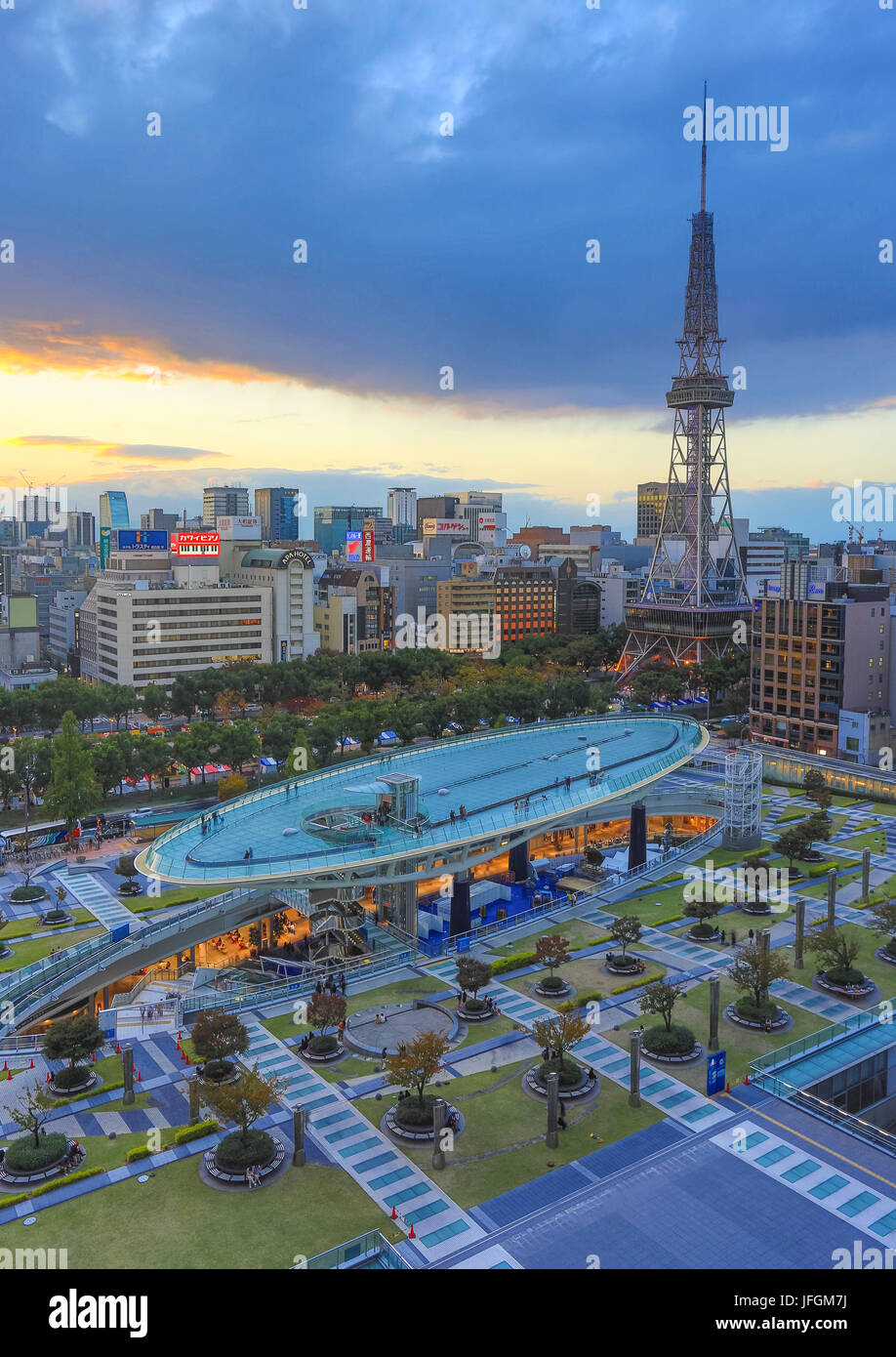 Japan, Nagoya City, Oase 21 Gebäude und Platz, Fernsehturm Nagoya Stockfoto