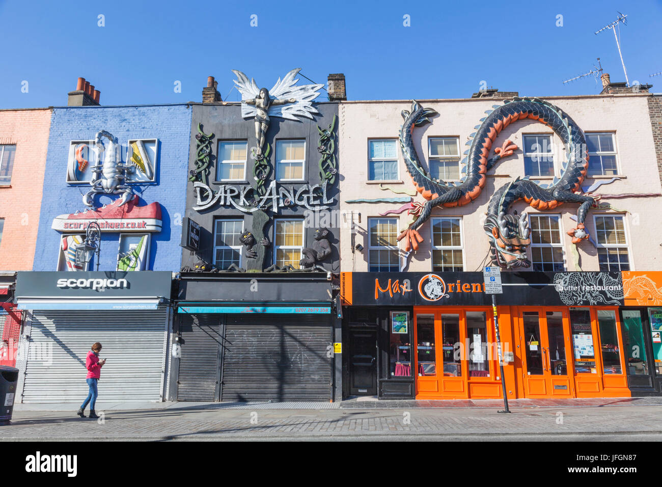 England, London, Camden, bunte Schaufenster Stockfoto