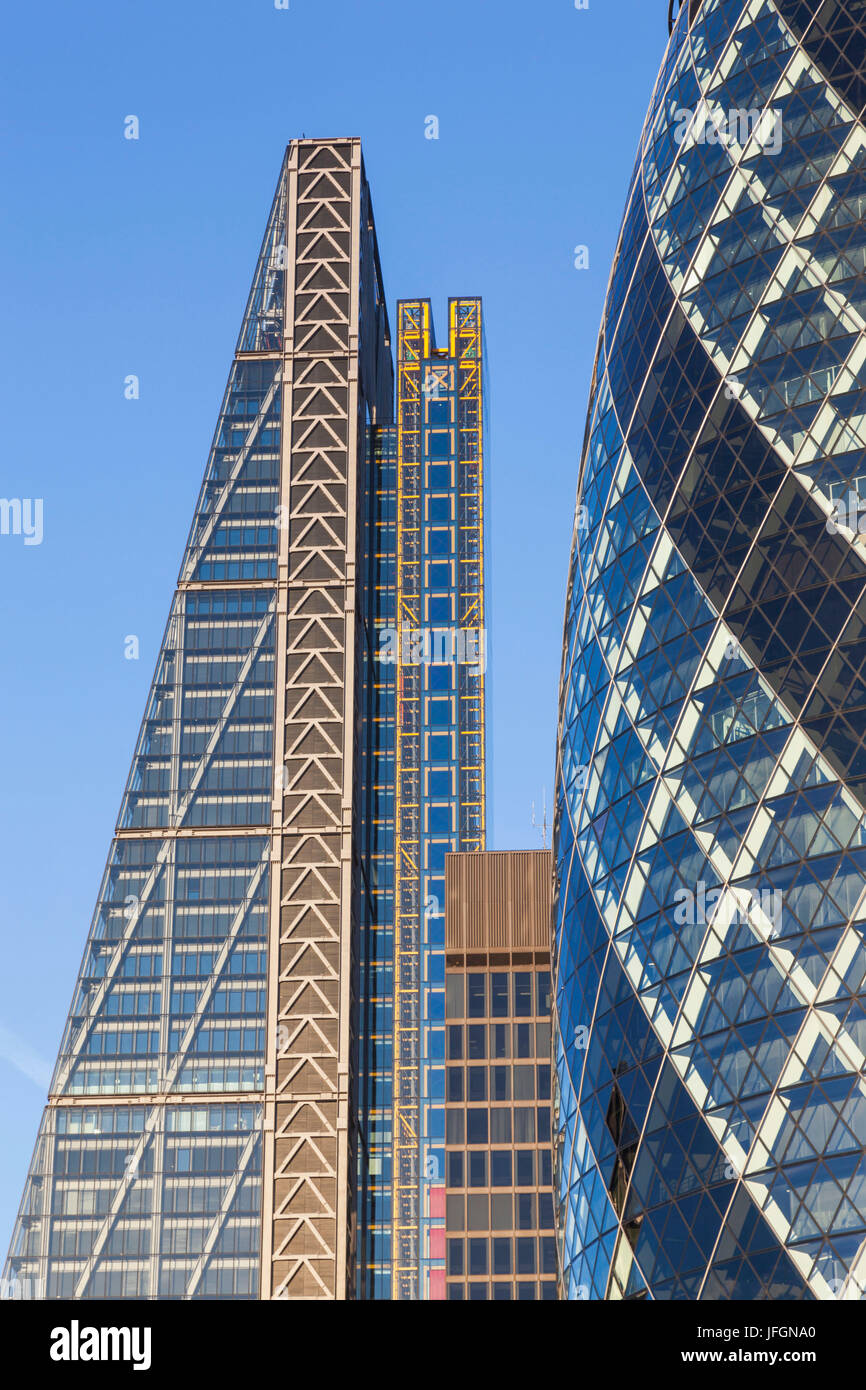 England, London, City of London, Leadenhall Gebäude aka die Cheesegrater und The Gherkin Building Stockfoto