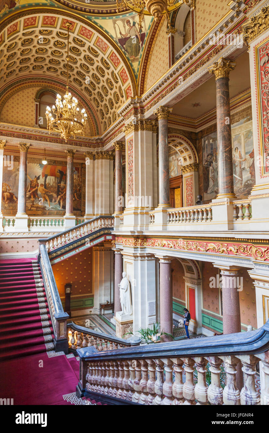 England, London, Whitehall, The Foreign Office, The Grand Staircase gestaltet von George Gilbert Scott Stockfoto England, London, Whitehall, The Foreign Office, The Grand Staircase gestaltet von George Gilbert Scott Stockfoto