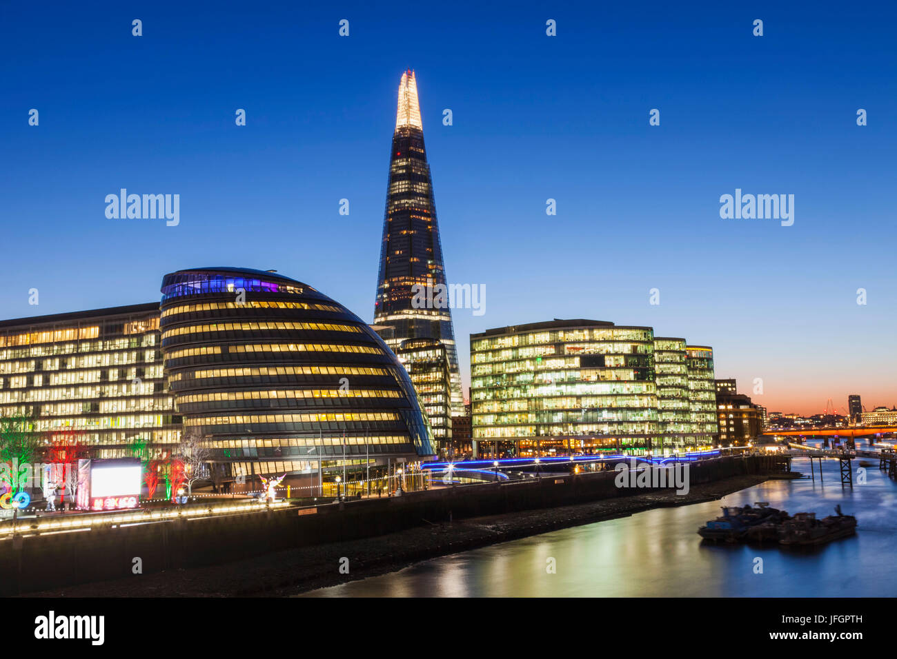 England, London, Southwark, City Hall und der Shard Stockfoto