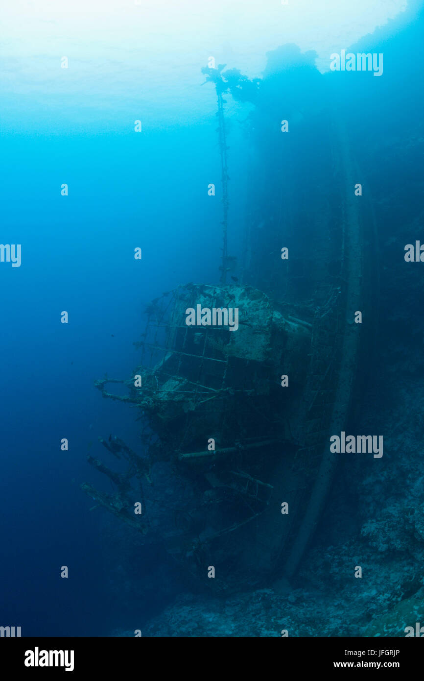 Aufrechte Thunfisch Boot Wrack, Marovo Lagune, den Salomon-Inseln Stockfoto