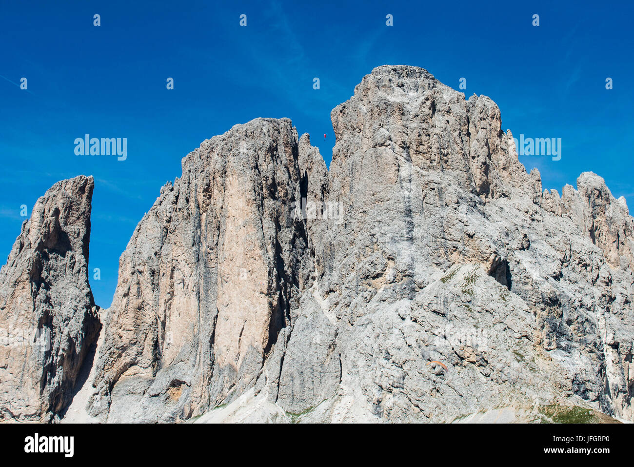 Langkofelgruppe, Sprossenwand, Il Dente, Punta Grohmann, Cinque Dita, die Dolomiten, Gleitschirm, Luftbild, hohe Berge, Trentino, Italien Stockfoto
