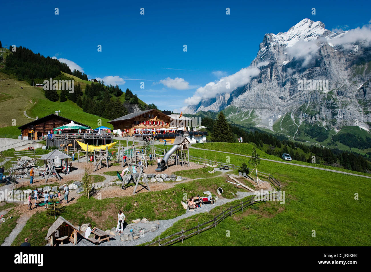 Berghaus Bort in den Grat vor Wetterhorn mit Grindelwald, Luftaufnahmen, Berner Oberland, Kanton Bern, Schweiz Stockfoto