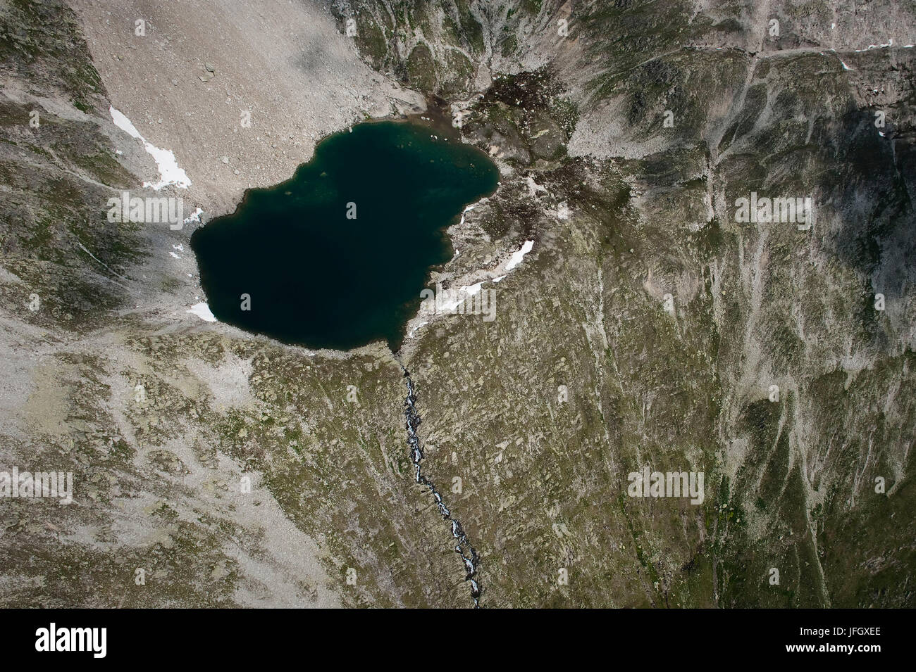 Bergsee in der Nähe von Siedelhorn im Goms, Luftaufnahmen, Wallis, Schweiz Stockfoto