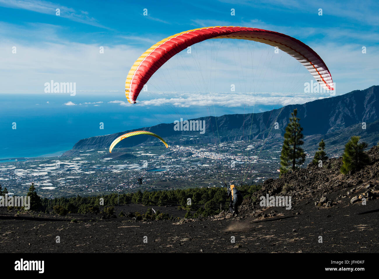 Gleitschirm Start in El Gallo in der Caldera Vulkan Landschaft, Westküste von La Palma, Luftbild, Kanarische Inseln, Spanien Stockfoto