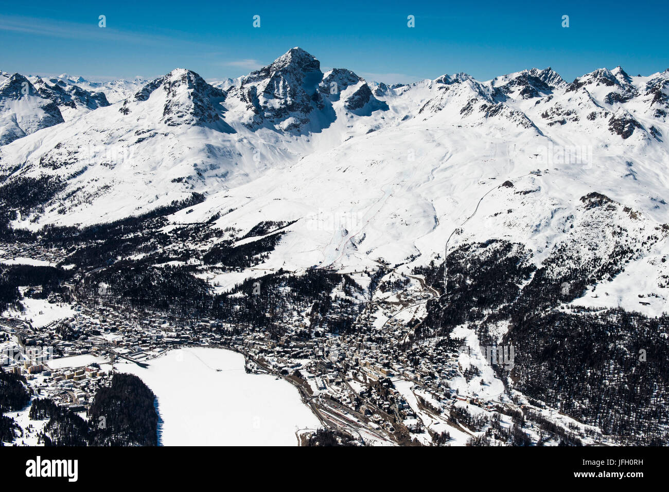St. Moritz mit Skigebiet Corviglia und St. Moritzersee, Luftbild, Kanton Graubünden, Engadin, Schweiz Stockfoto