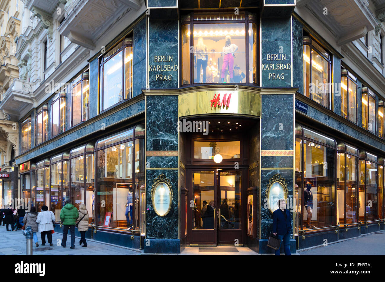 Ladengeschäft von H & M in den Graben, Österreich, Wien 01 Stockfotografie  - Alamy
