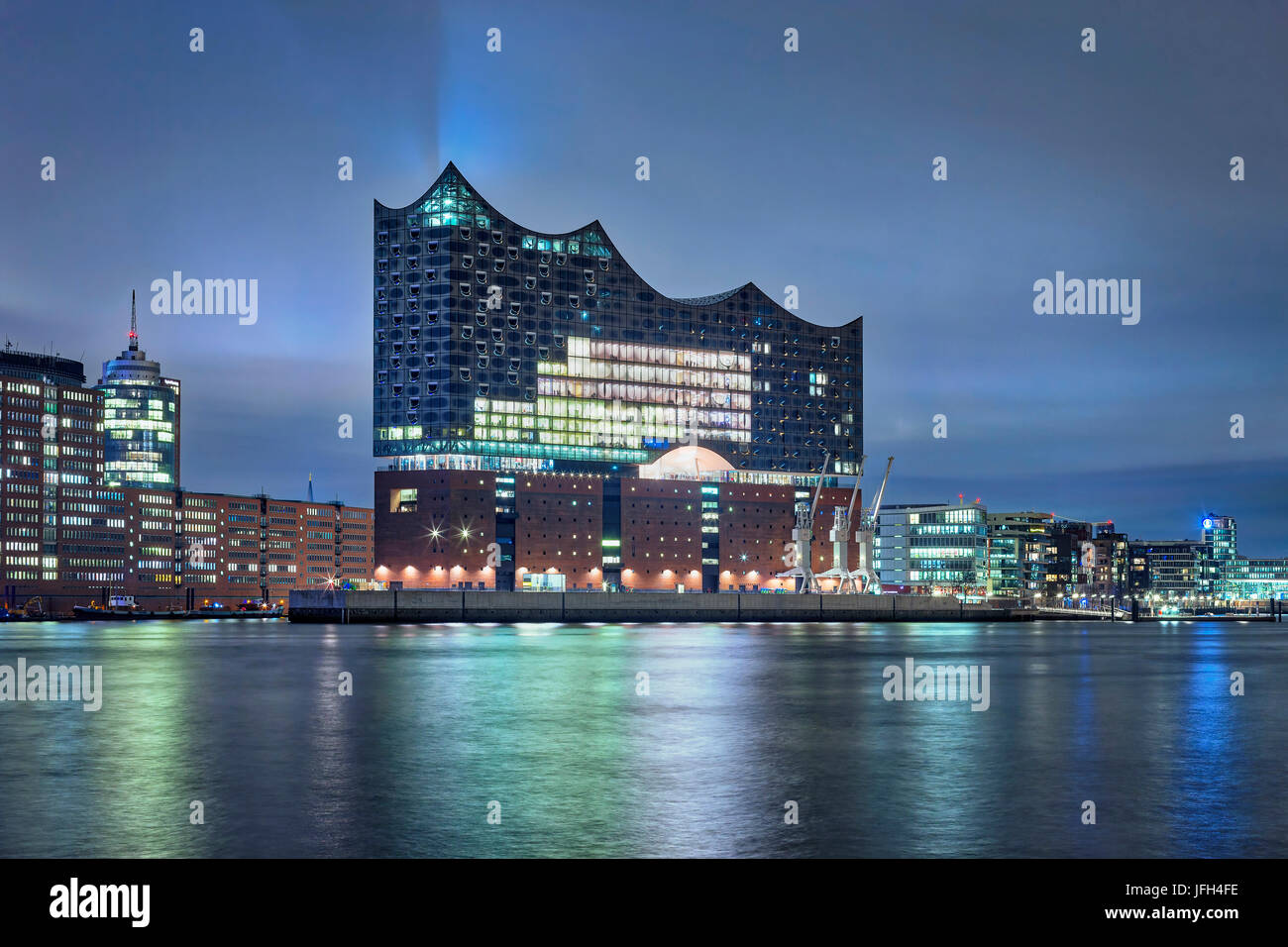 Stadtbild von Elbphilharmonie und anderen Gebäuden Stockfoto