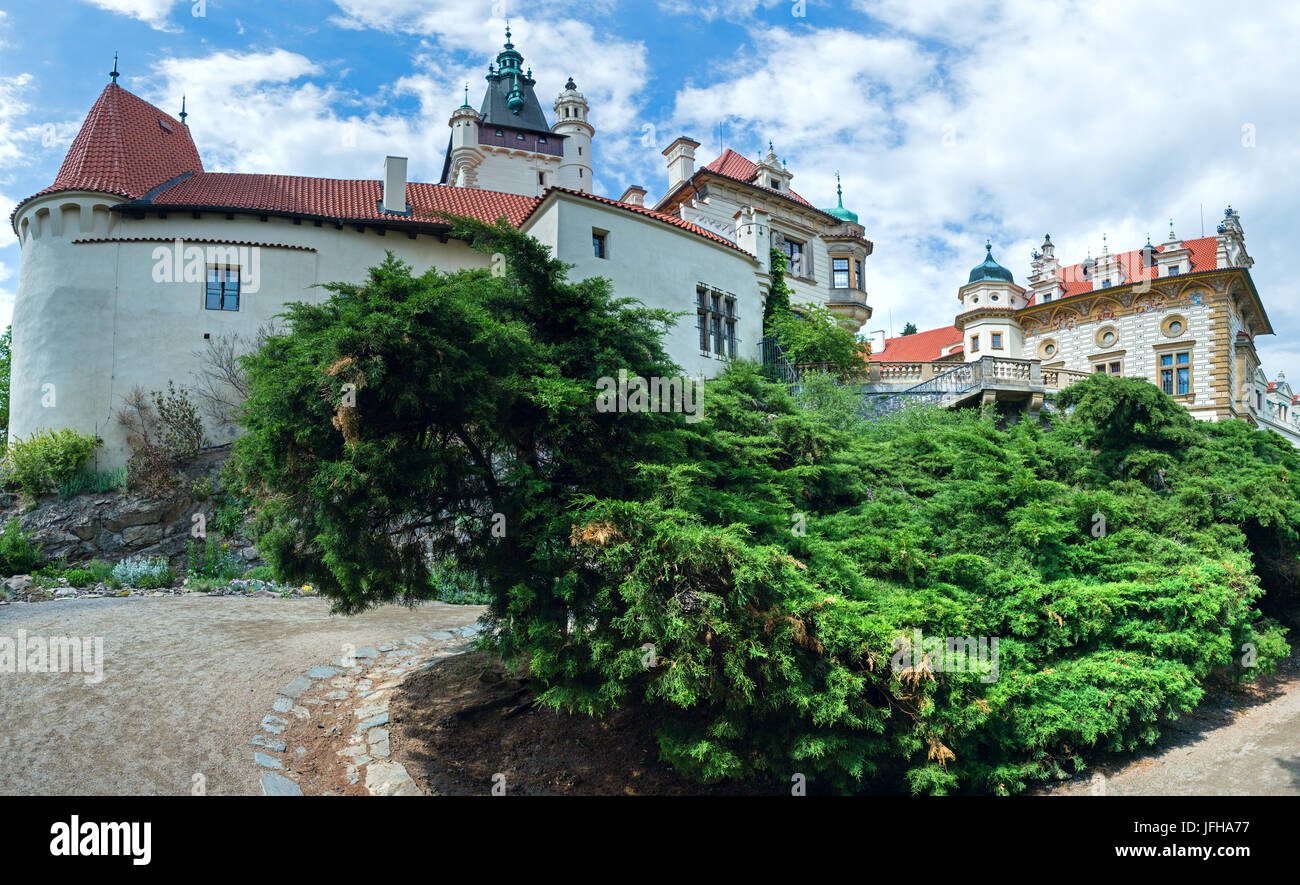 Schloss Pruhonice oder Pruhonicky zamek Summer View (Prag, Tschechien) Stockfoto