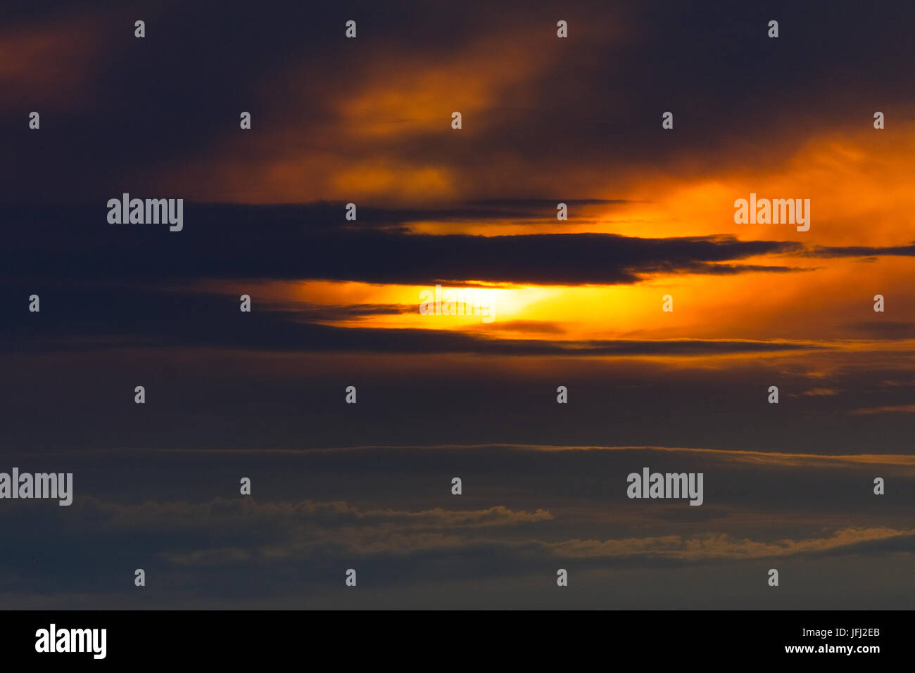 Sonnenuntergang in Shanghai nach Unwetter Stockfoto