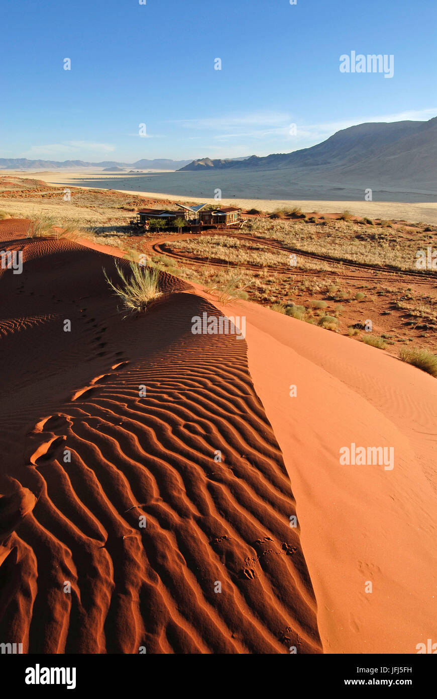 Afrika, Namibia, NamibRand Nature Reserve, Blick auf Wolwedans auf die Namib Stockfoto