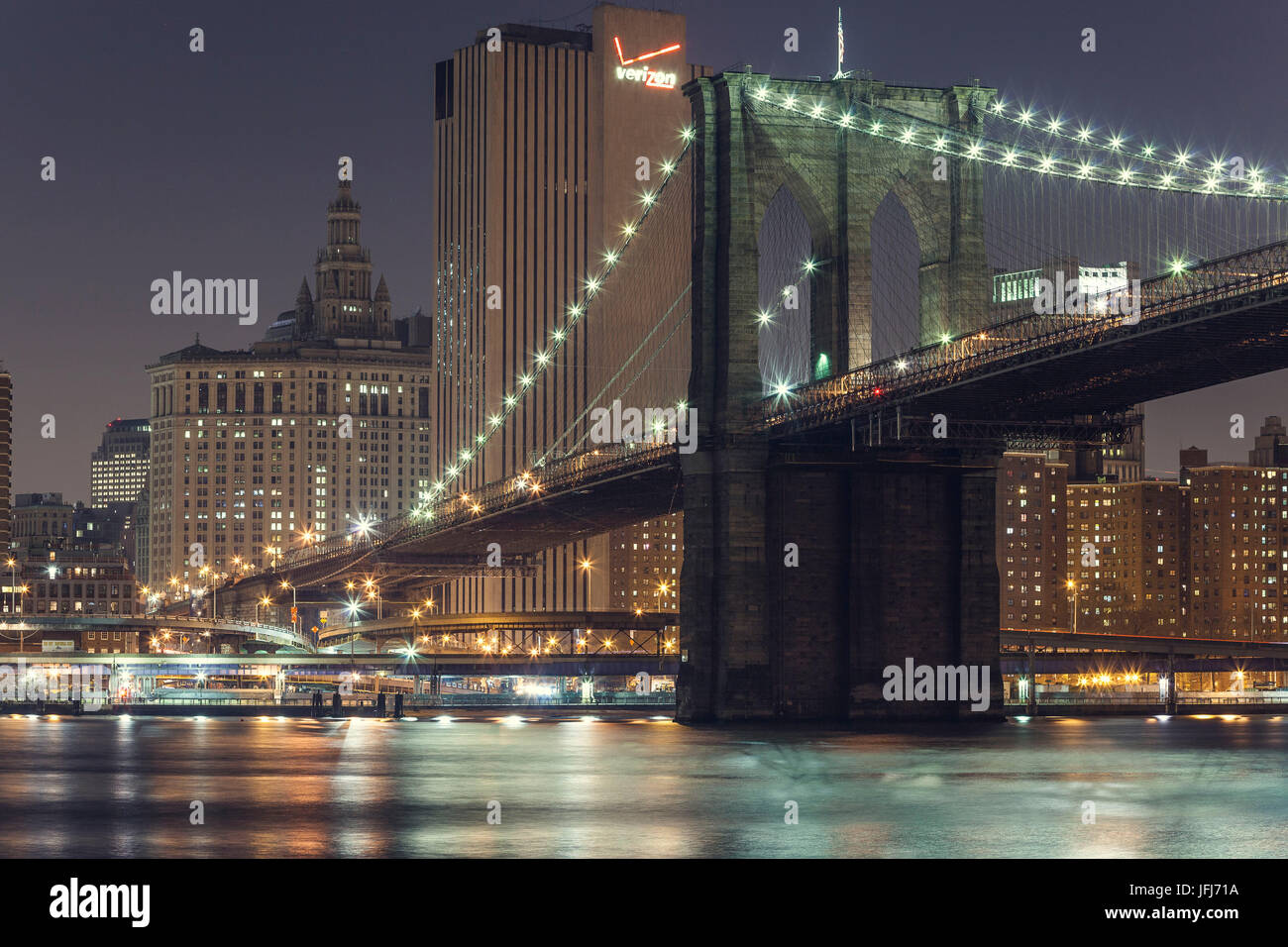 Brooklyn Bridge bei Nacht, Manhattan, New York City, New York, den USA, Nordamerika Stockfoto