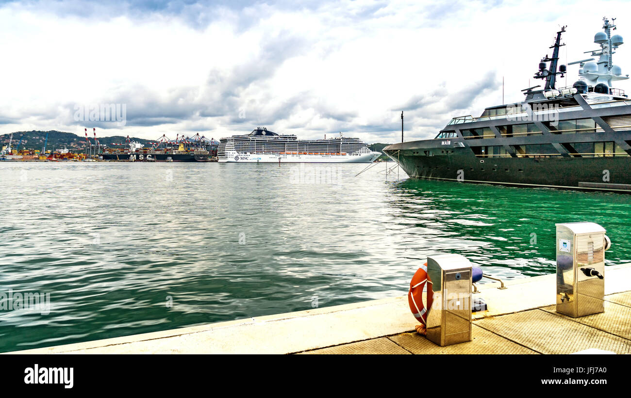 Schiffe im Hafen, La Spezia, Ligurien, Italien Stockfoto