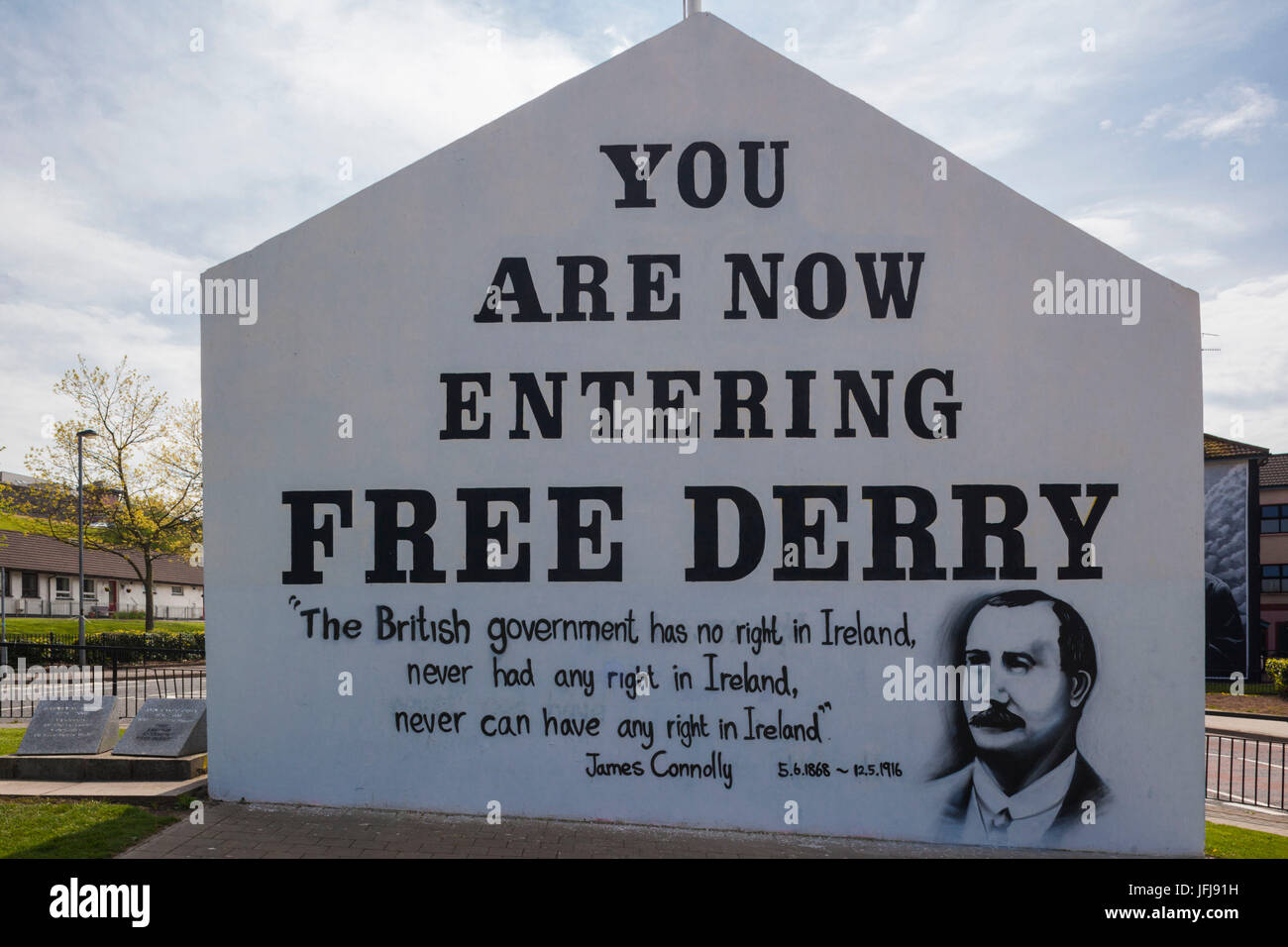 UK, Nordirland, Derry, County Londonderry Bogside Bereich, republikanische politische Zeichen für Free Derry, freie Derry Ecke Stockfoto