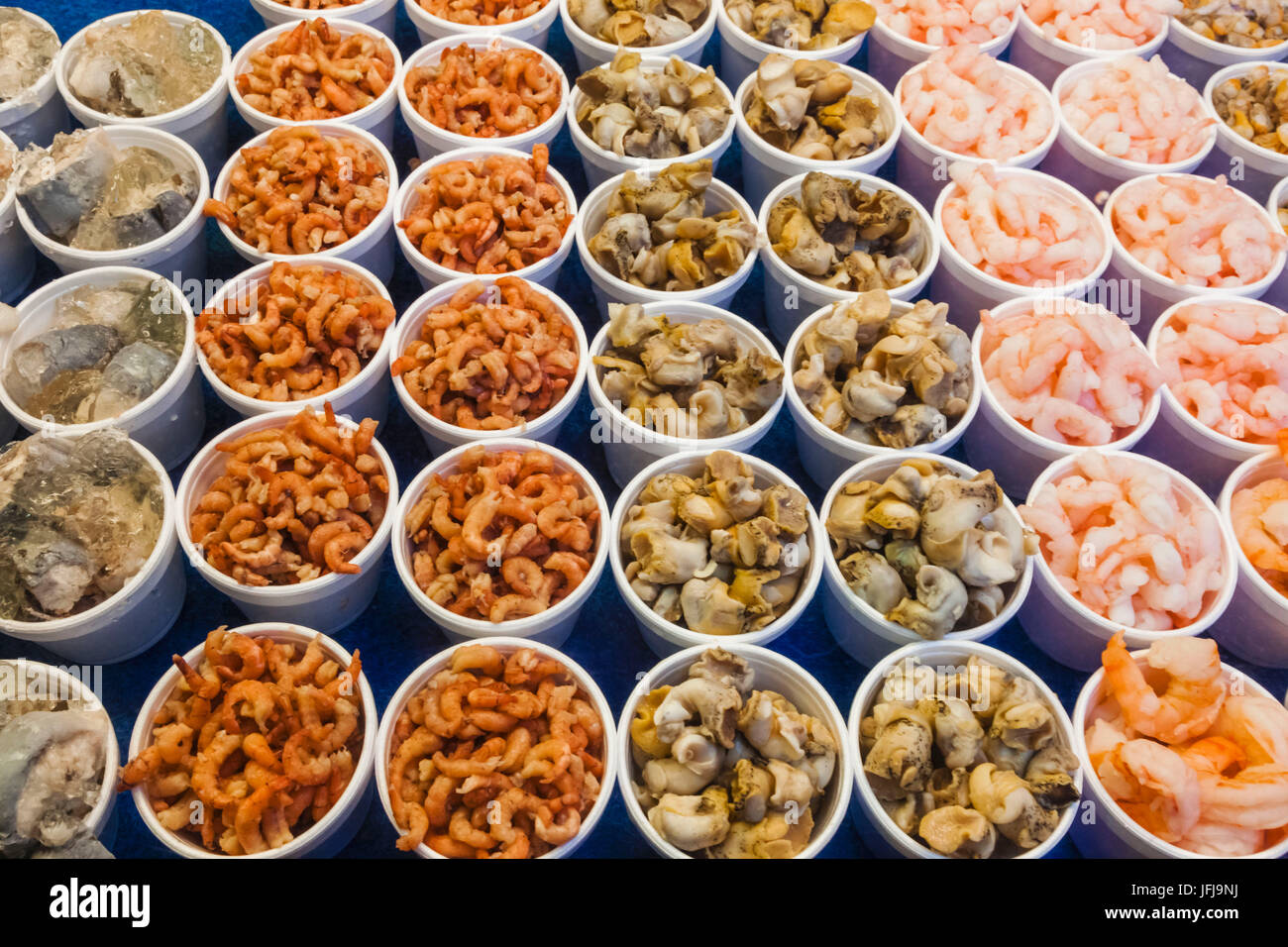Borough Market, Meeresfrüchte-Schaufenster der traditionellen Schalentiere, Southwark, London, England Stockfoto