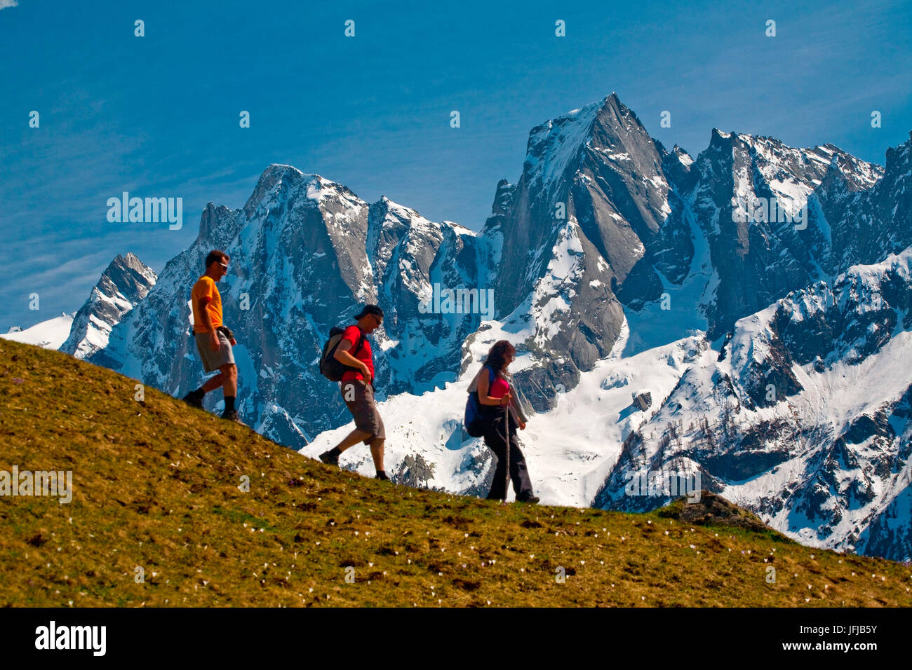 Schweiz, trekking Tombal, vorne auf dem Badile Gipfel auf Cengalo Höhepunkt, Bregaglia-Tal Stockfoto