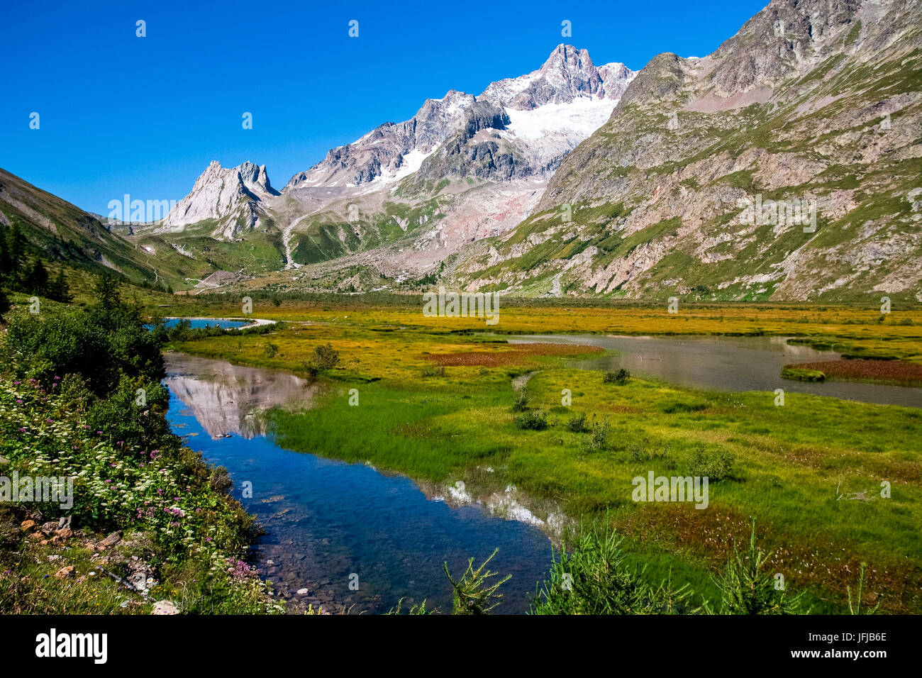Aosta-Tal, Combal See auf dem Veny-Tal Stockfoto