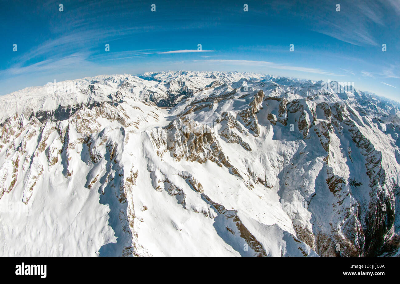 Weitwinkeleinstellung die Gipfel des Val Masino im Winter, Val Masino, Valtellina Lombardei, Italien, Europa Stockfoto