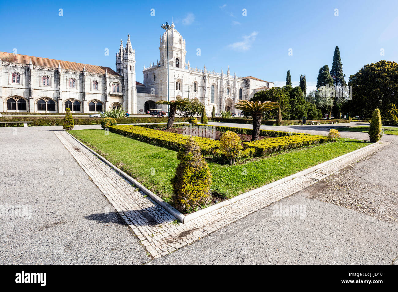 Hieronymus-Kloster mit spätgotischen Architektur umgeben von Gärten Santa Maria de Belém-Lissabon-Portugal-Europa Stockfoto