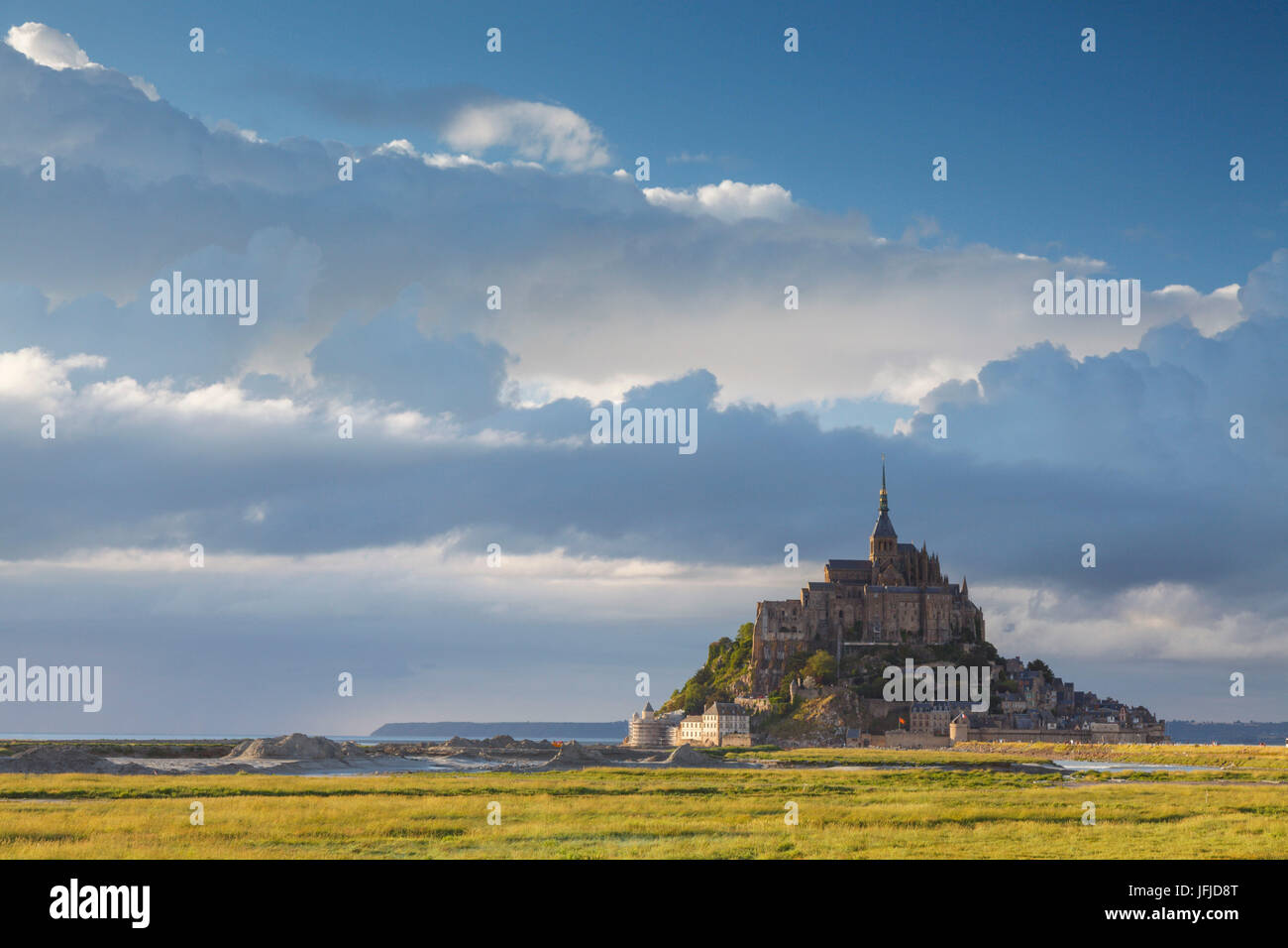 Mont Saint Michel, Normandie, Frankreich, einen Blick auf Mont Saint Michel vor dem Sturm Stockfoto