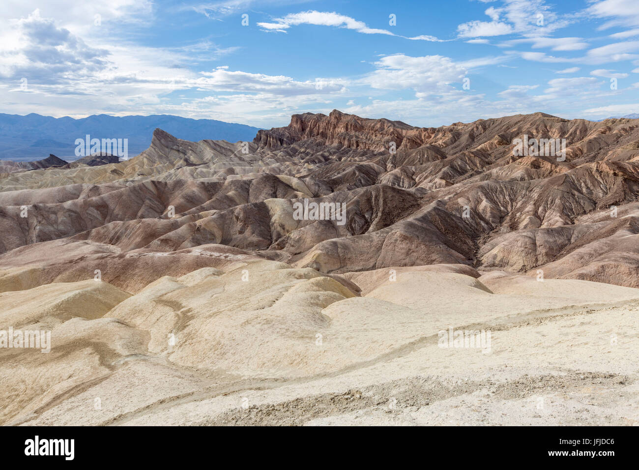 Landschaft von Zabriskie Point, Death Valley Nationalpark, Inyo County, Kalifornien, USA, Stockfoto