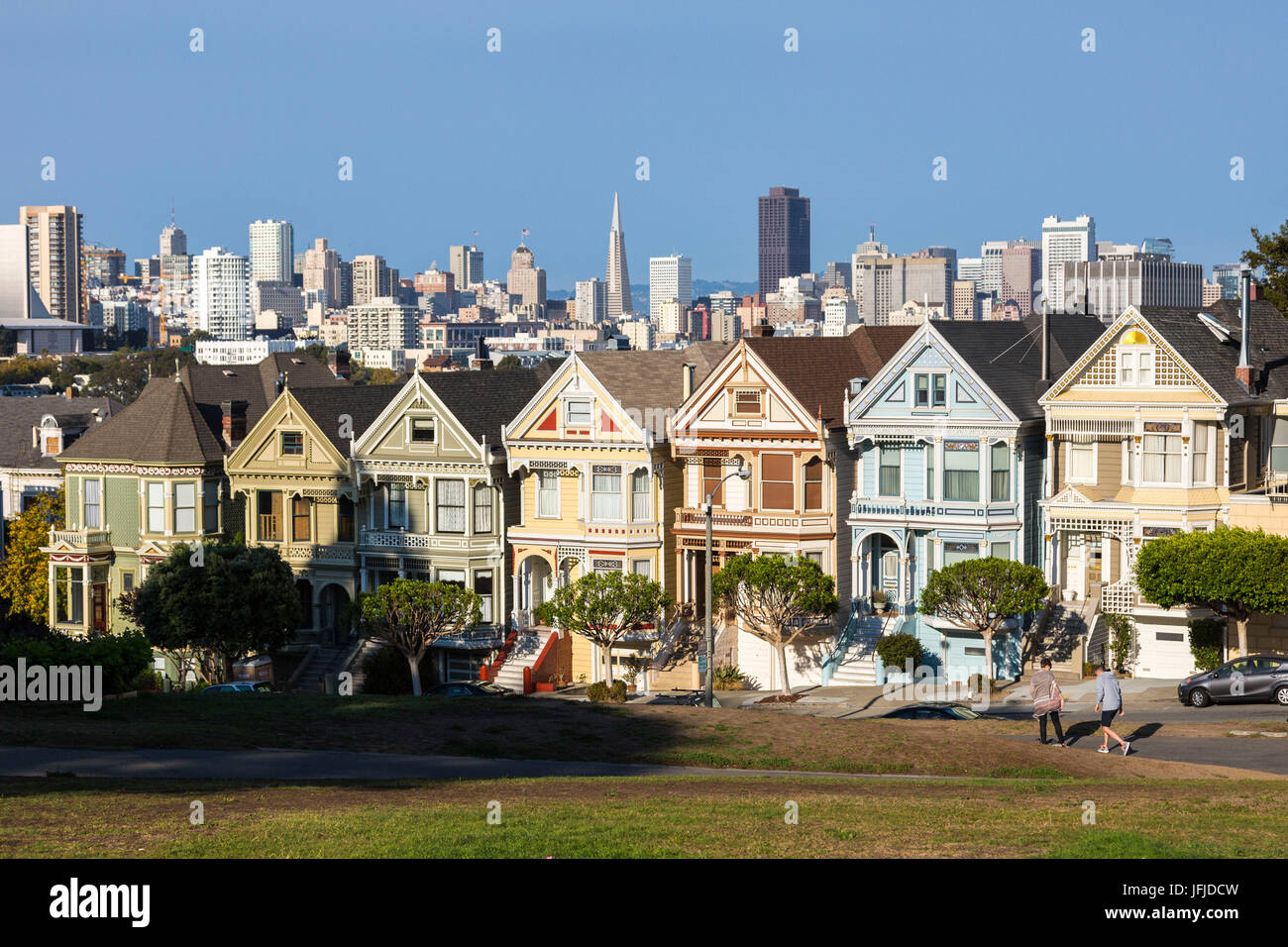 Painted Ladies, die viktorianischen Reihenhäuser in Haight-Ashbury Nachbarschaft, San Francisco, Marin County, Kalifornien, USA, Stockfoto