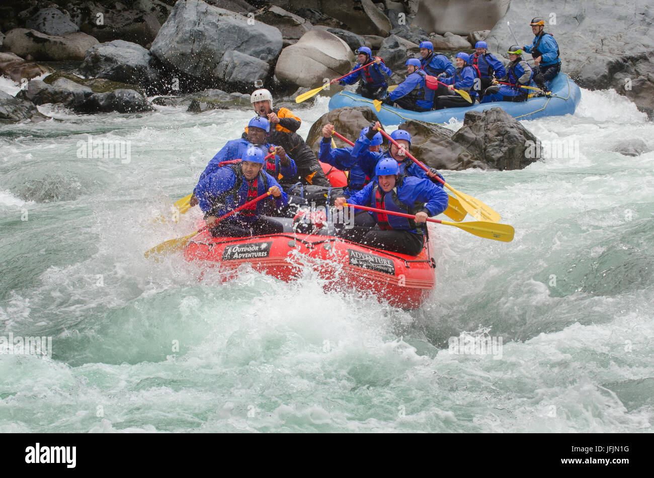 Wildwasser-rafting auf der Skykomish River, Washington Stockfoto