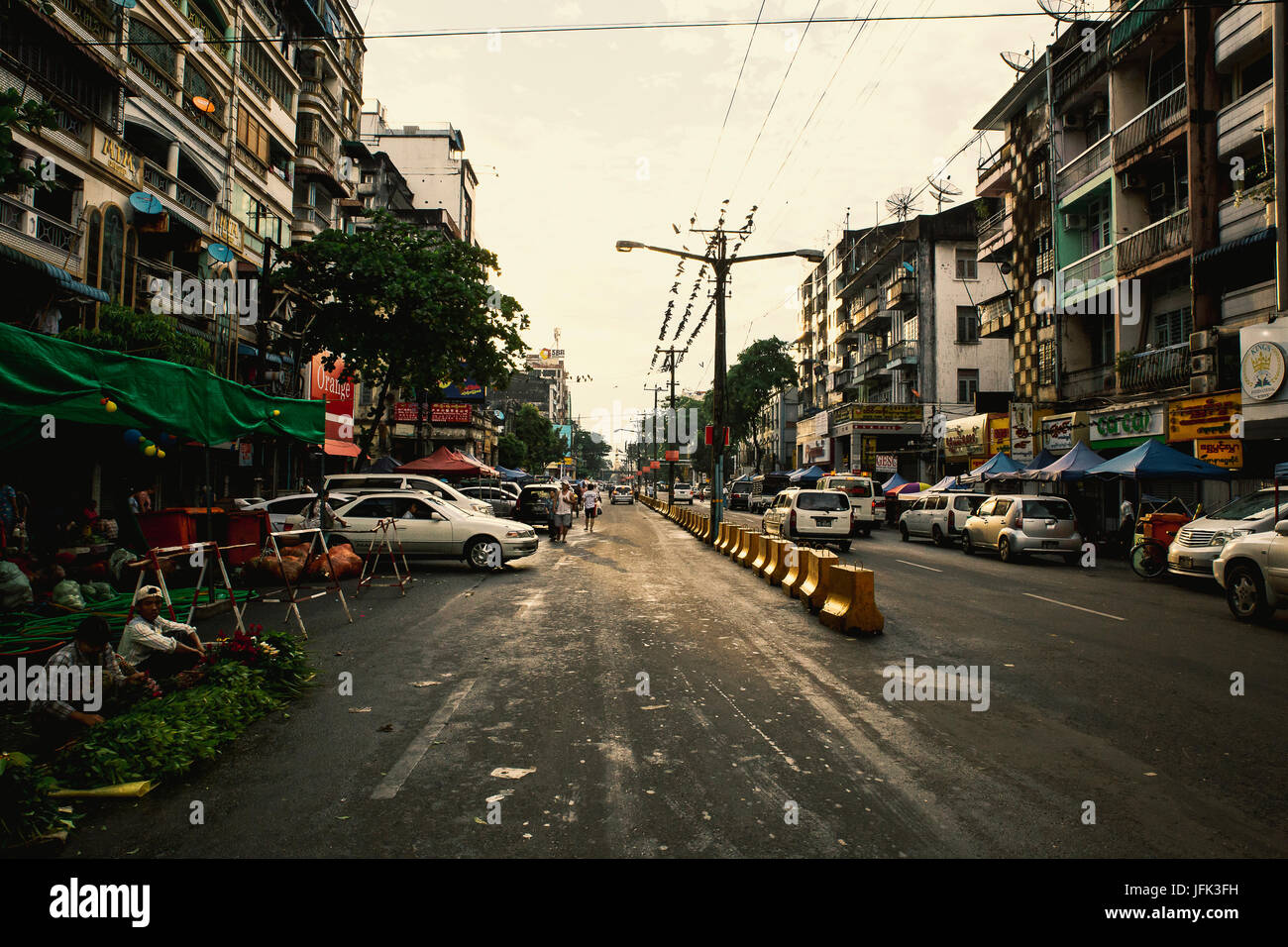 Yangon/Ragon Stadtstraße anzeigen Stadt-Landschaft Myanmar - Vintage-Stil Stockfoto