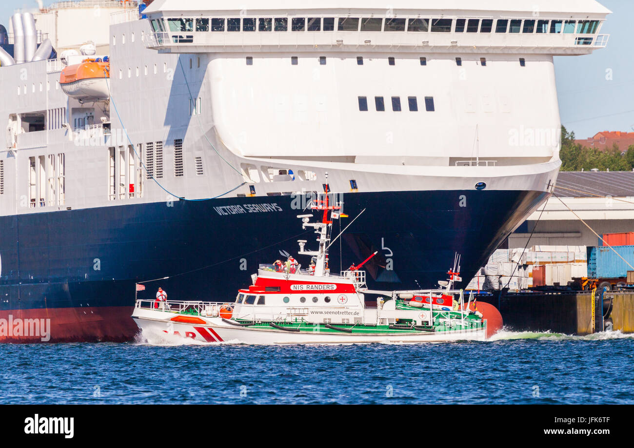 Kiel/Deutschland 20. Juni 2017: Meer Retter Nis Randers von der Deutschen Gesellschaft zur Rettung Schiffbrüchiger Antriebe im Hafen Kiel. Stockfoto
