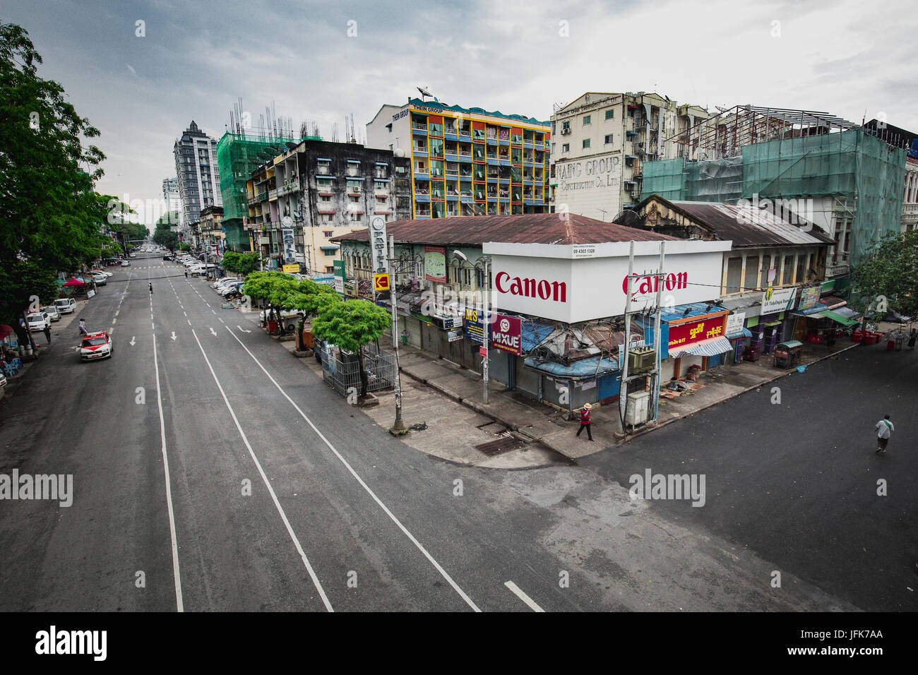 Yangon/Rangun Straßenansicht - Innenstadt Hauptstadt Rangun Myanmar - Reise-Foto. Stockfoto