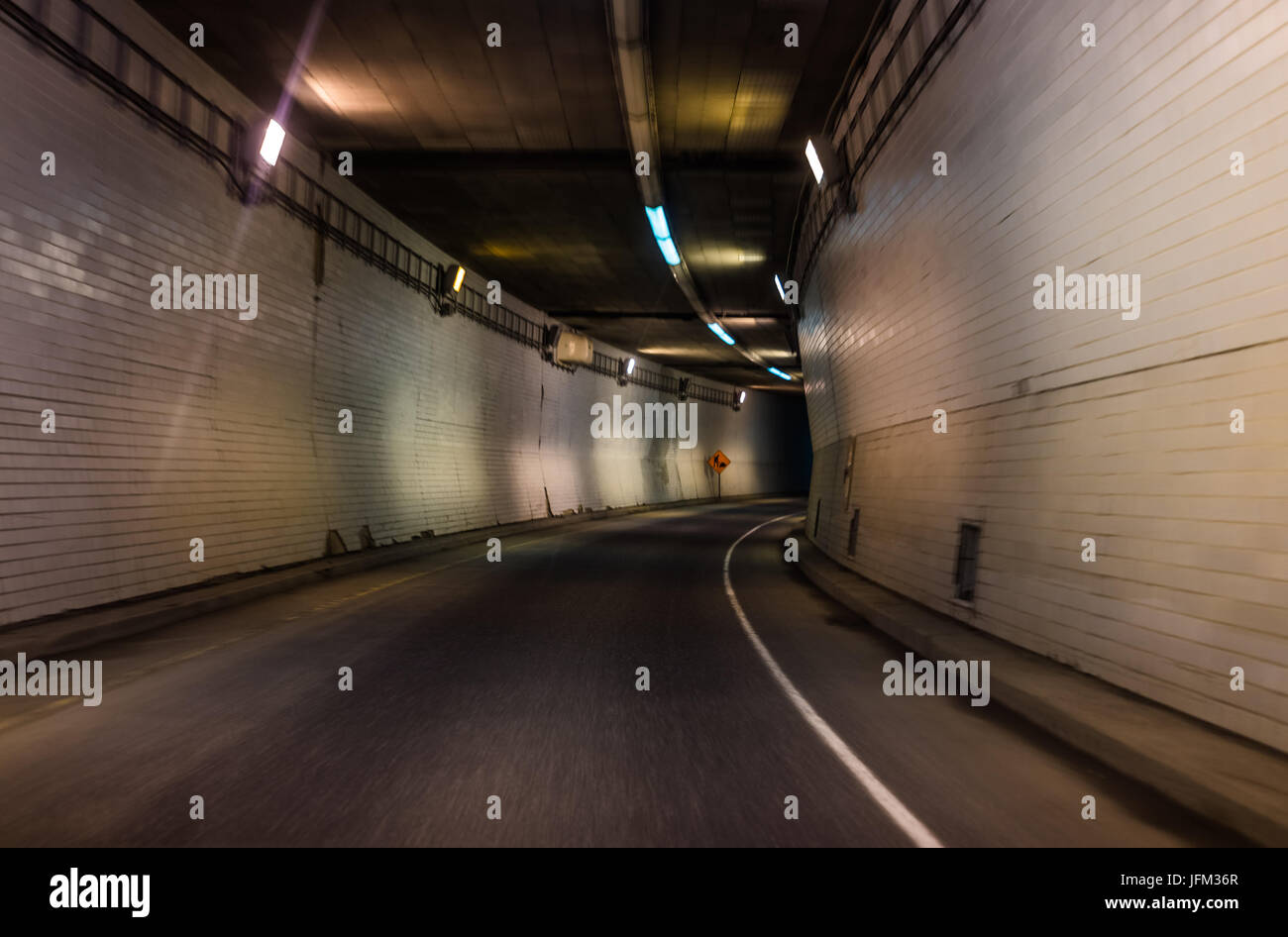 Montreal, Kanada - 28. Mai 2017: Tunnel auf Autoroute 720 Expressway Ville Marie in Region Québec Stockfoto