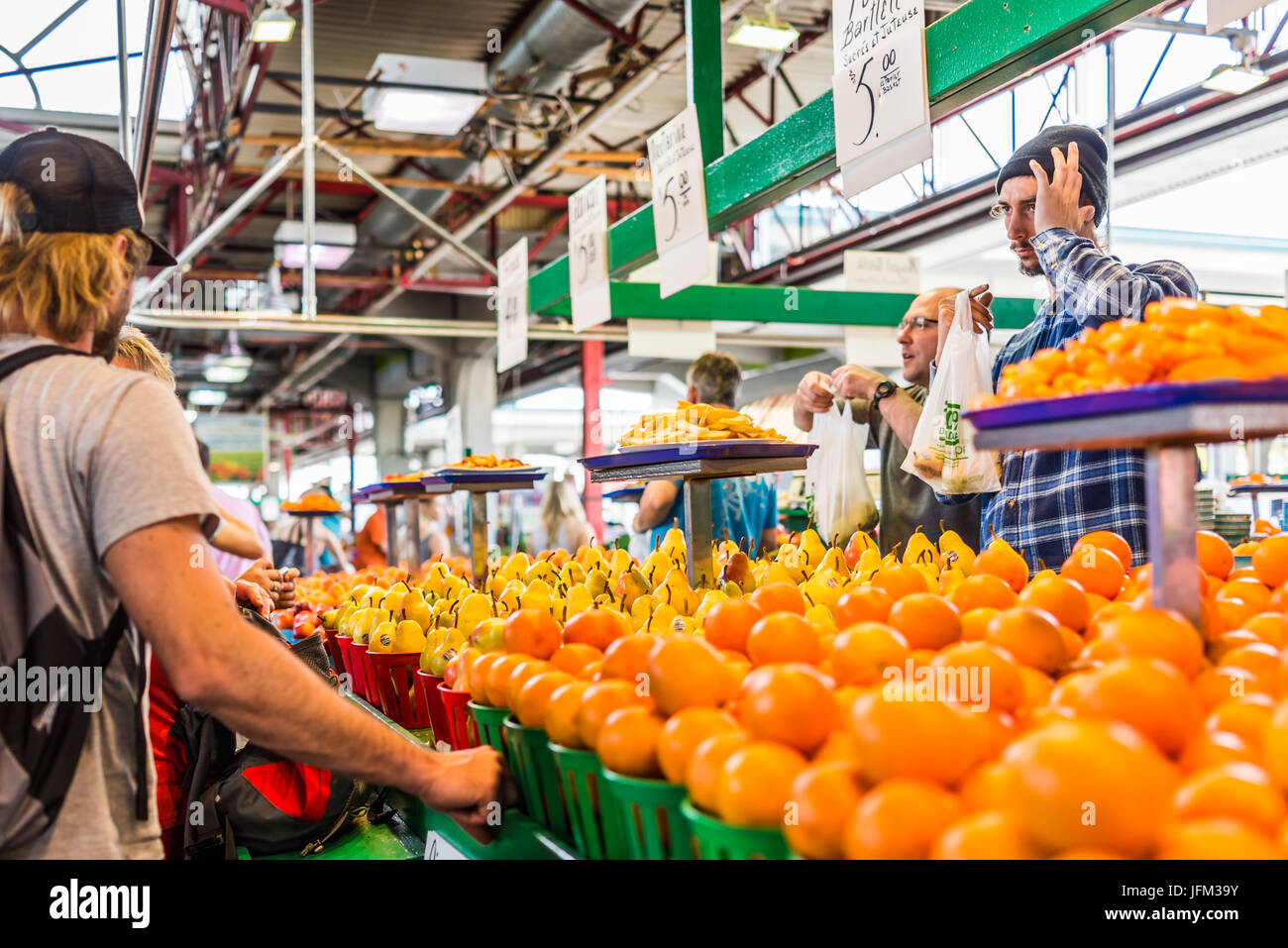 Obststand, der orangen verkauft -Fotos und -Bildmaterial in hoher ...