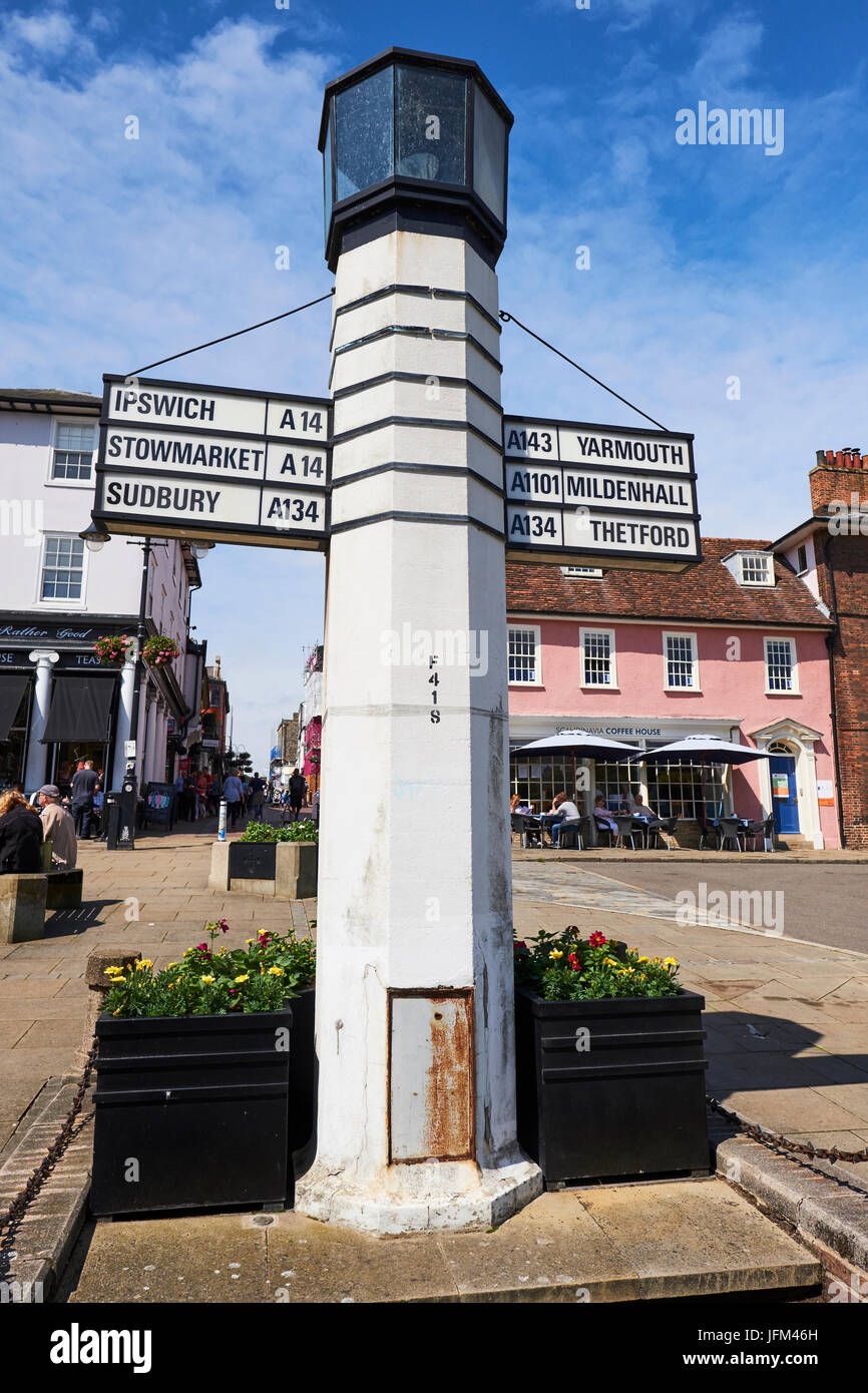 Säule der Salzstraße Zeichen gebaut im Jahre 1935 von Basil Oliver, Angel Hill, Bury St Edmunds, Suffolk, UK Stockfoto