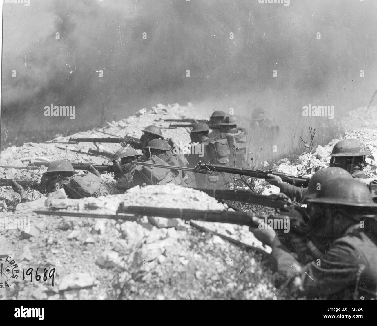 Abstoßende Gasangriff in den Schützengräben, 1. Korps-Schule, Gondrecourt, Frankreich, 15. August 1918 Stockfoto