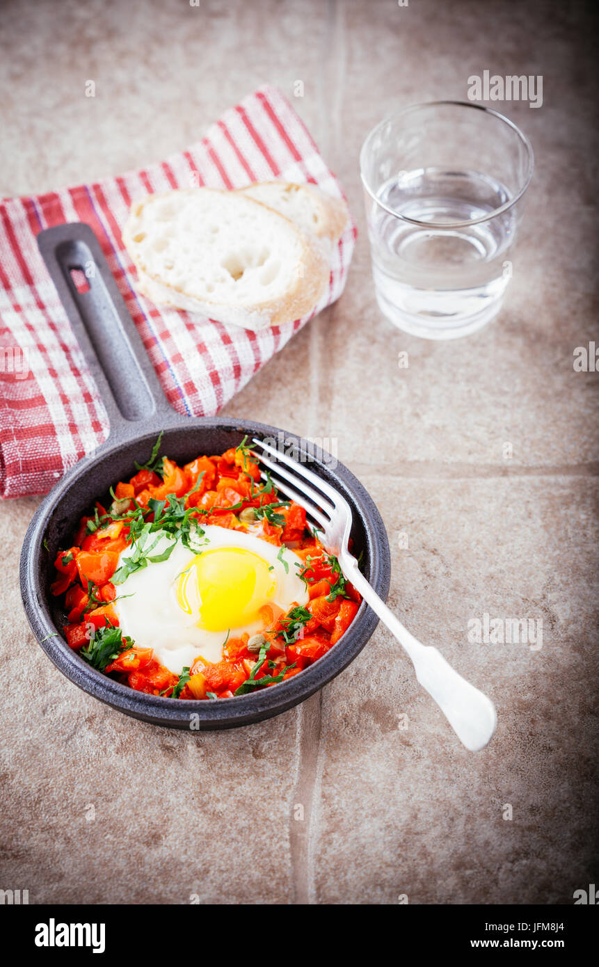 Nahen Ostens Traditionsgericht der Shakshuka Stockfoto