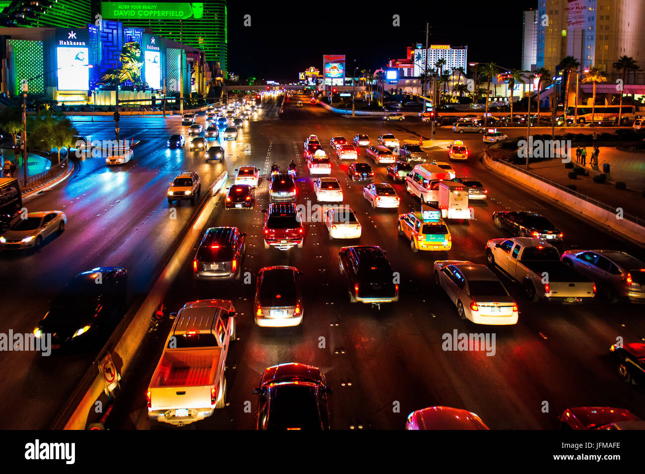 Las Vegas Boulevard, Las Vegas, Nevada, Usa, Autos aufgereiht an der Ampel, Stockfoto