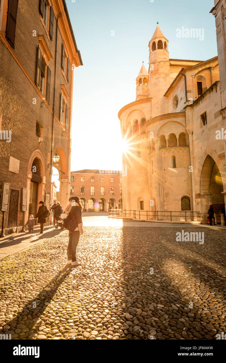 Modena, Emilia Romagna, Italien, Piazza Grande und Dom bei Sonnenuntergang, Stockfoto