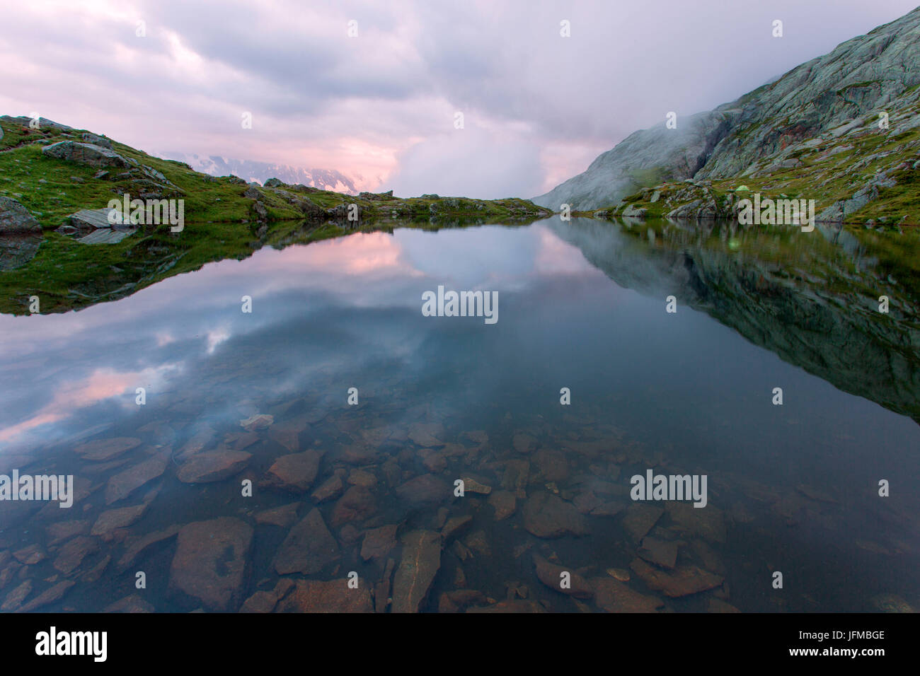 Europa, Frankreich, Chamonix district, Mont-Blanc-Massiv und Lac de Cheserys Stockfoto