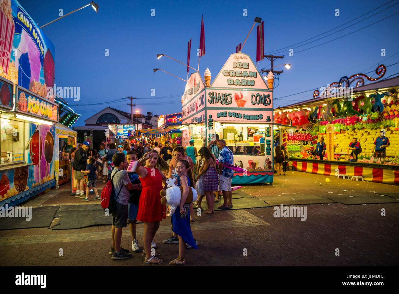 USA, Massachusetts, Cape Ann, Gloucester, St.-Petri Fiesta, Italienisch-Portugiesisch Angeln Gemeinschaft Festival, Karneval, Dämmerung Stockfoto