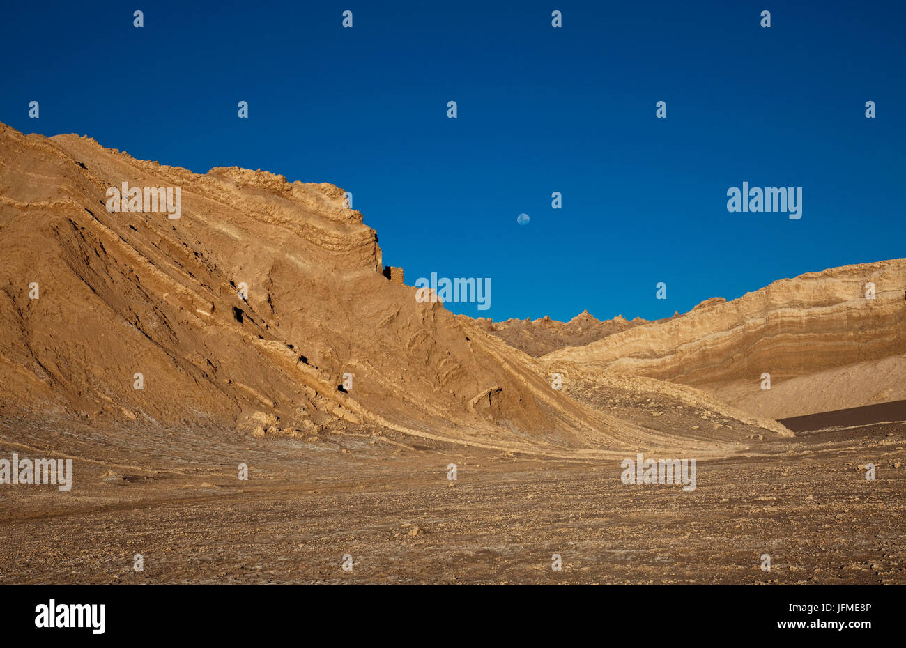 Stein und Sand Formationen geschnitzt durch Wind und Wasser Valle De La Luna (Tal des Mondes) Atacama Wüste Chile Südamerika Stockfoto