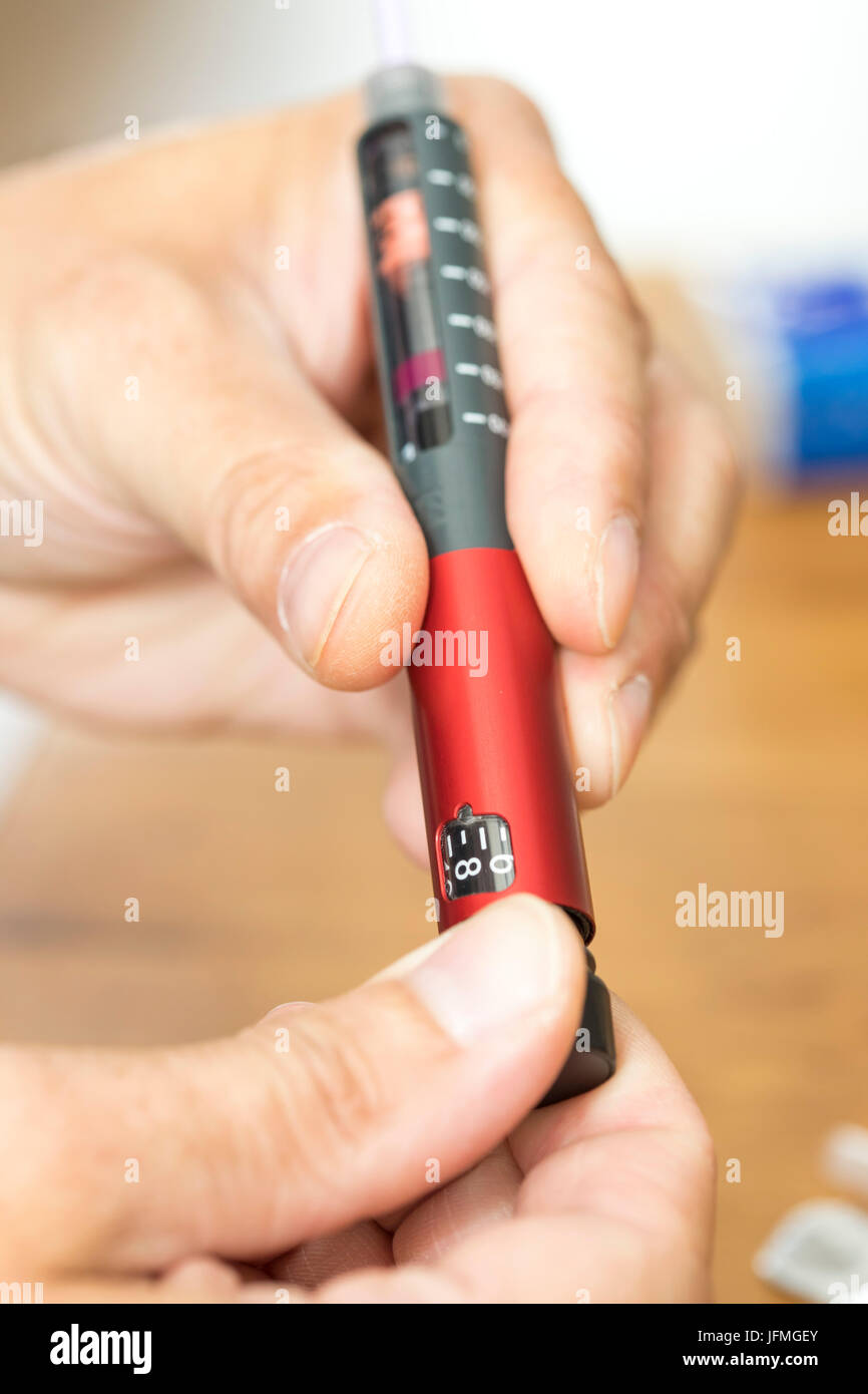 Diabetes, Blutzuckermessgerät, Stechhilfe und Insulin-Pen, Stockfoto