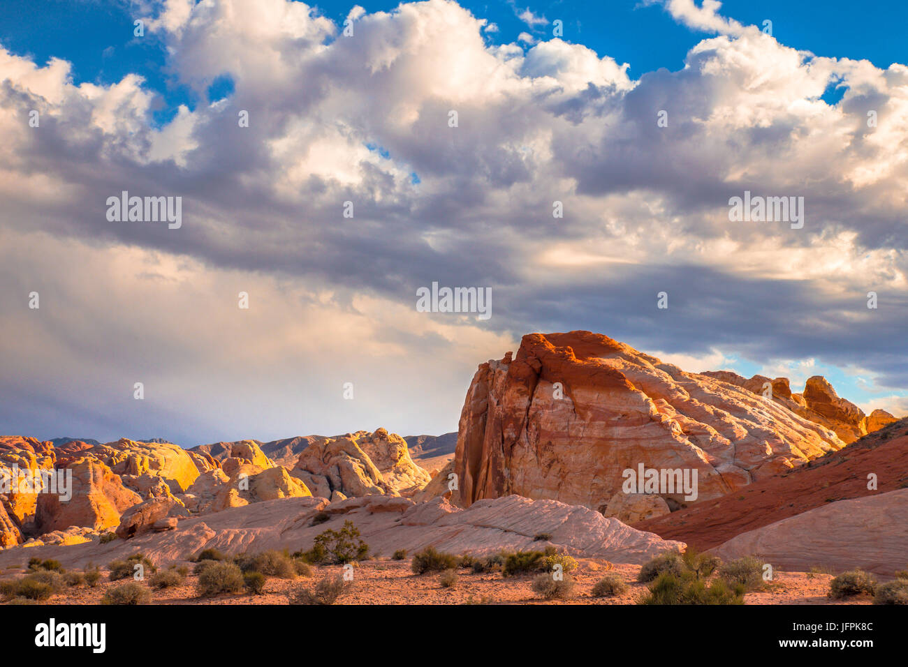 Ansicht der Gebirgsbildung im Valley of Fire State Park, Nevada Stockfoto