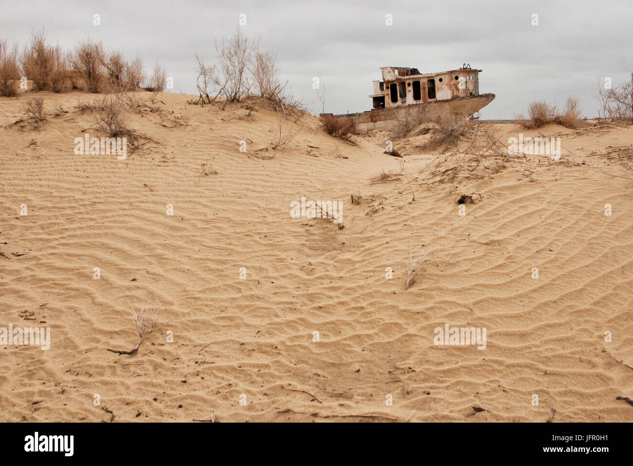 Alte Schiffe in der Wüste Schiff Friedhof die Folge der Aralsee-Katastrophe, Muynak, Usbekistan Stockfoto