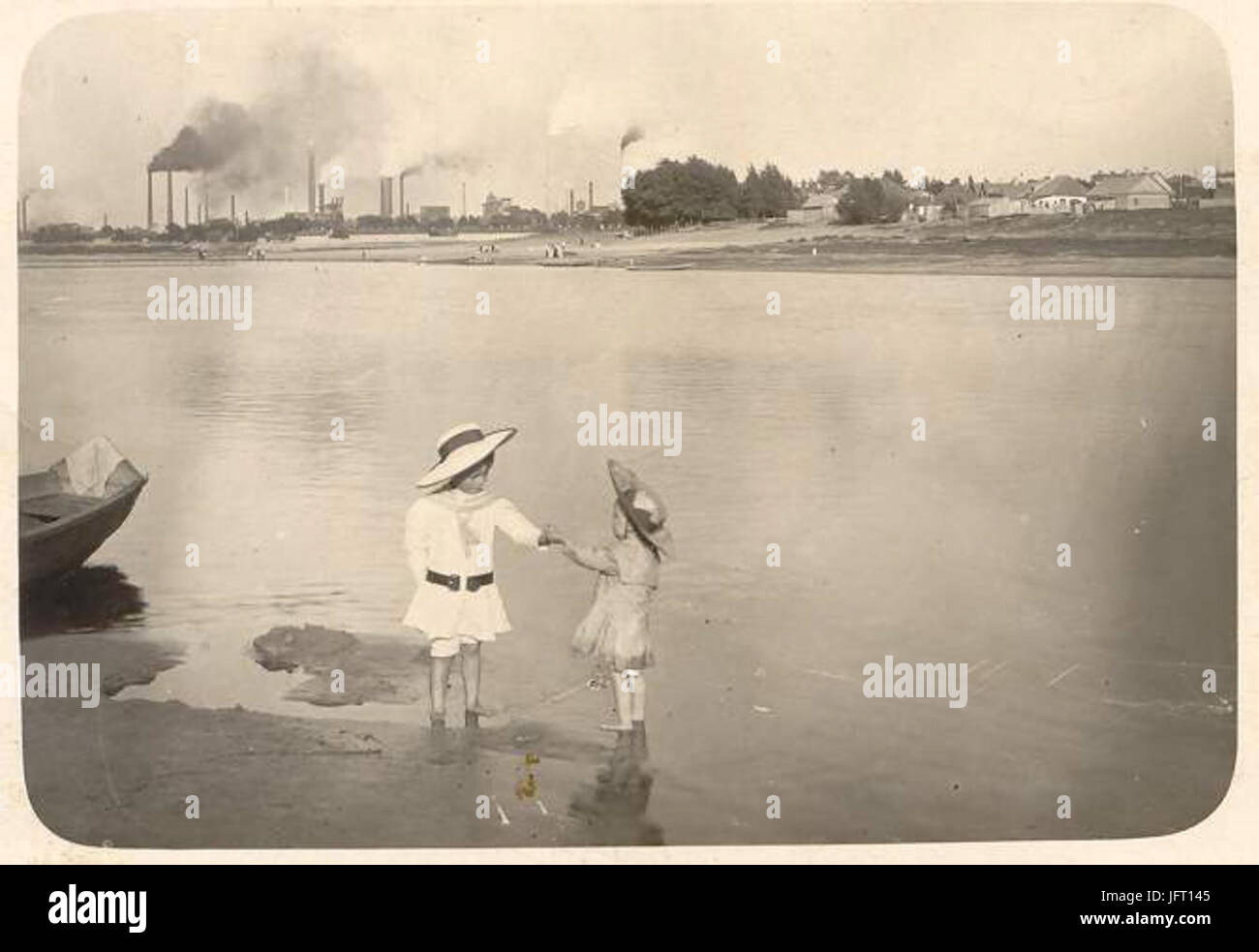 D092D196D0B4D0BFD0BED187D0B8D0BDD0BED0BA D0BDD0B0 D0B1D0B5D180D0B5D0B7D196 D094D0BDD196D0BFD180D0B0 28D094D0BDD196D0BFD180D0BED0B4D0B7D0B5D180D0B6 0021 Stockfoto