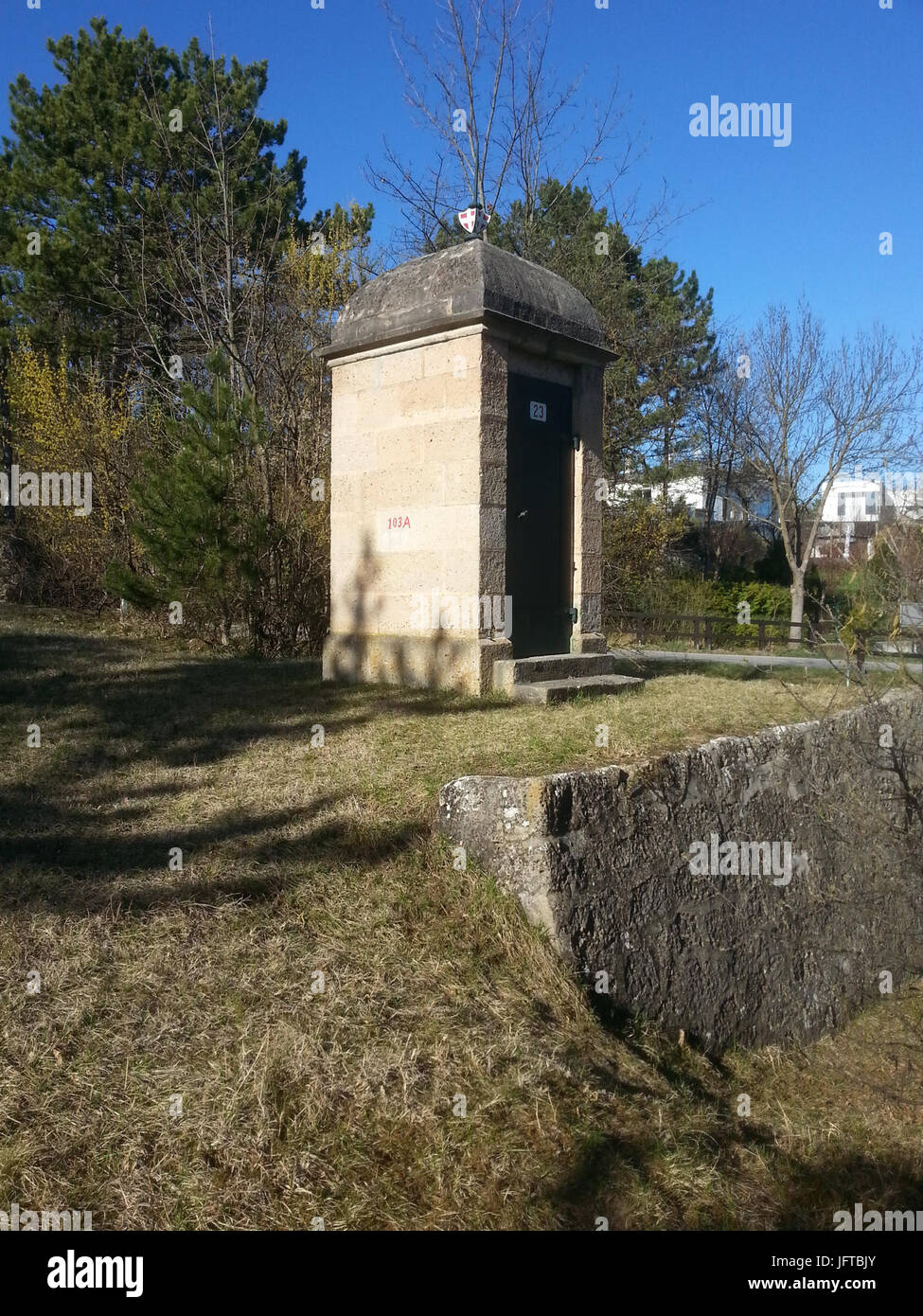 1. Wr. Hochquellenleitung, Einstiegturm 23 Dreiststtnerstraße Bad Fischau Stockfoto